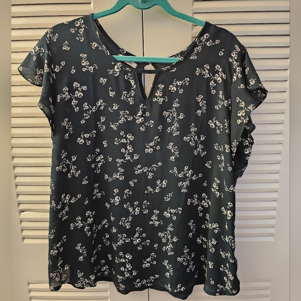 Maurices Floral Blouse - Dark Green - XL